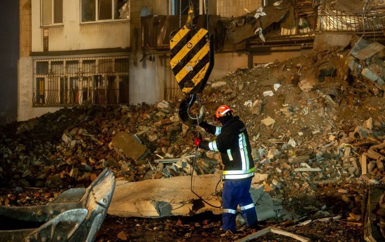 Обстріл Тернополя 19 листопада – триває пошук 16 осіб серед завалів