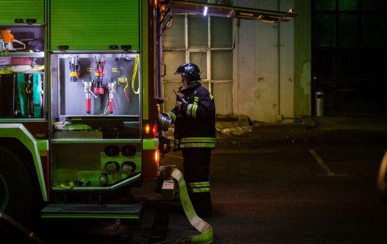 Саратовський НПЗ призупинив роботу через удар безпілотників, повідомляє Reuters