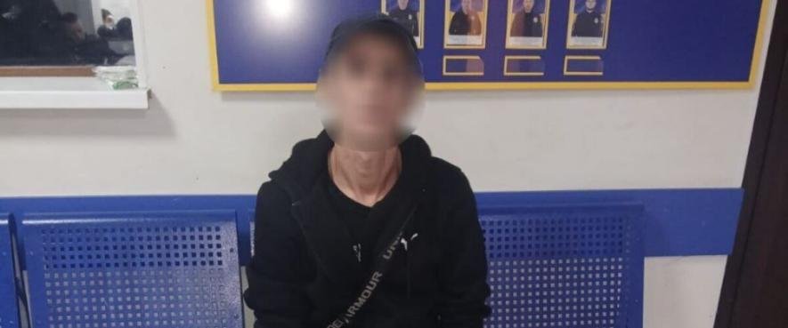 У Одесі чоловік скоїв напад на жінку та забрав у неї телефон, подробиці події