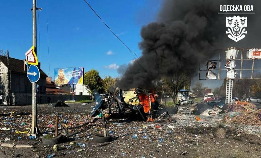 Кривава радість в Одещині: атака Росії на ринок у Чорноморську призвела до жертв і травмованих, – ФОТО