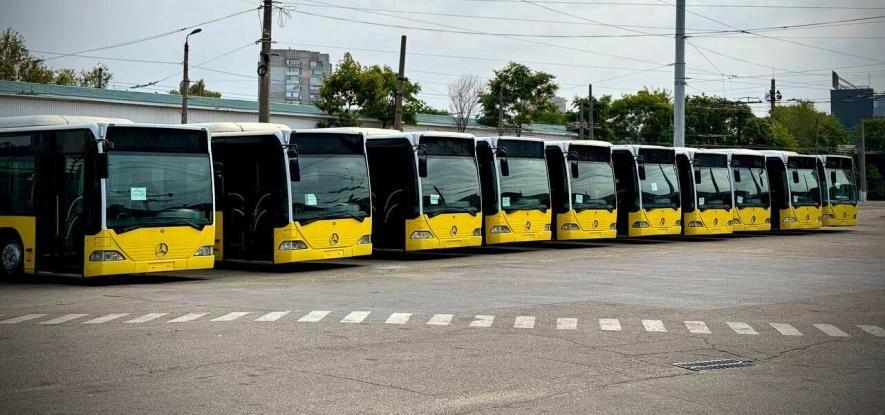 Замість електротранспорту в Одесі почали курсувати три безкоштовні автобусні маршрути