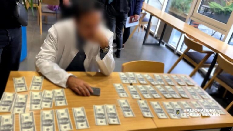 В Одесі медик незаконно видавав фальшиві довідки за значну винагороду