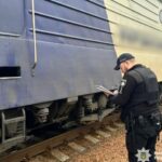 В Одеській області потяг травмував чоловіка, відрізавши йому ногу