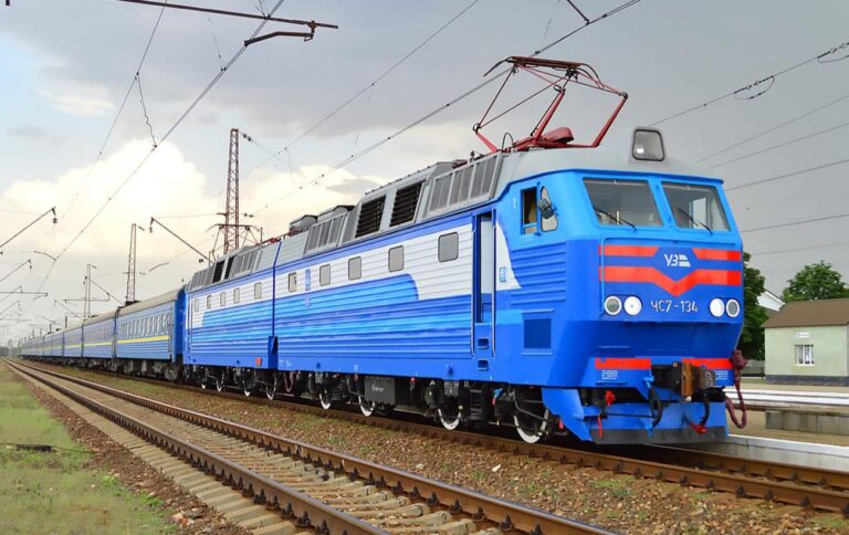 Укрзалізниця повідомила про затримки та скасування потягів 6 листопада