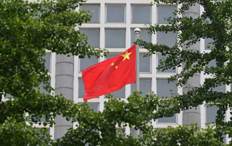 Китай відкрив експорт рідкісноземельних металів для американських компаній – деталі ситуації