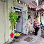 Кава з характером і мама Васі у подарунок — одеський гумор на вуличних бігбордах