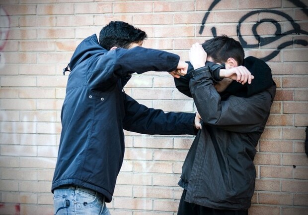 В Ізмаїлі підлітка покарали за спробу навчити уроку однолітку через конфлікт з дівчиною