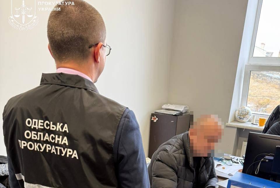 В Одеському регіоні колишнього співробітника міграційної служби буде судити за фальсифікацію декларацій на суму 83 мільйони гривень