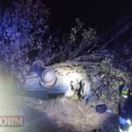 В Ізмаїльському районі рятувальники дістали загиблого водія з автомобіля, що врізався в дерево та потрапив у кювет