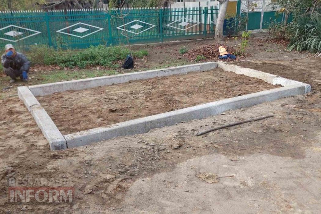 У Кілії комунальні служби вирішили облаштувати зупинку для шкільного автобуса