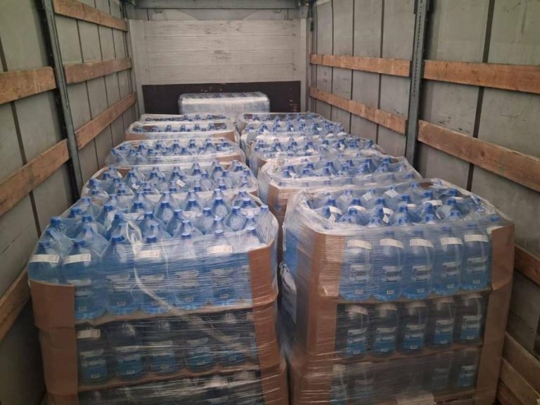 Буковина направила 20 тонн питної води на допомогу Одещині, що постраждала від атак
