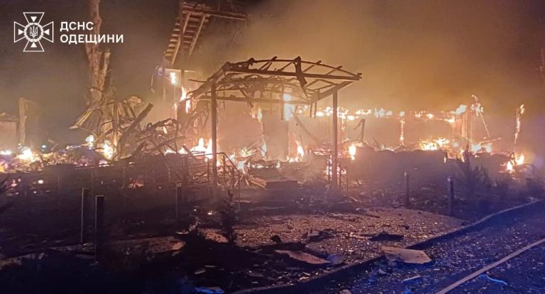 Нічна ворожа атака на Одещину: під завалами загинула людина, є постраждалі