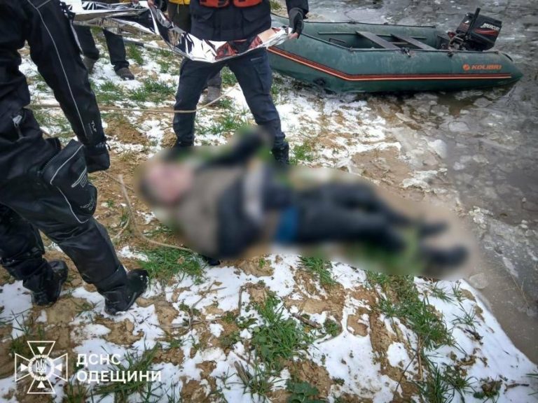 Одещина: чоловік загинув, провалившись під тонку кригу — ФОТО