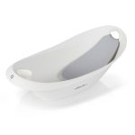 Купание новорожденного без стресса: как выбрать идеальную ванночку и аксессуары