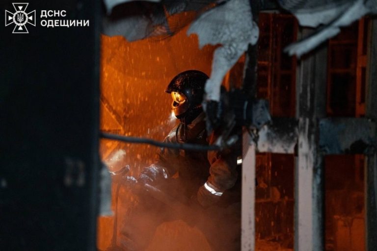4 грудня вночі Одесу атакували ударні безпілотники, є постраждалі