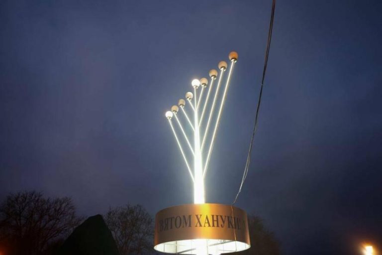 В Одесі запалили перші вогні Хануки — ФОТО