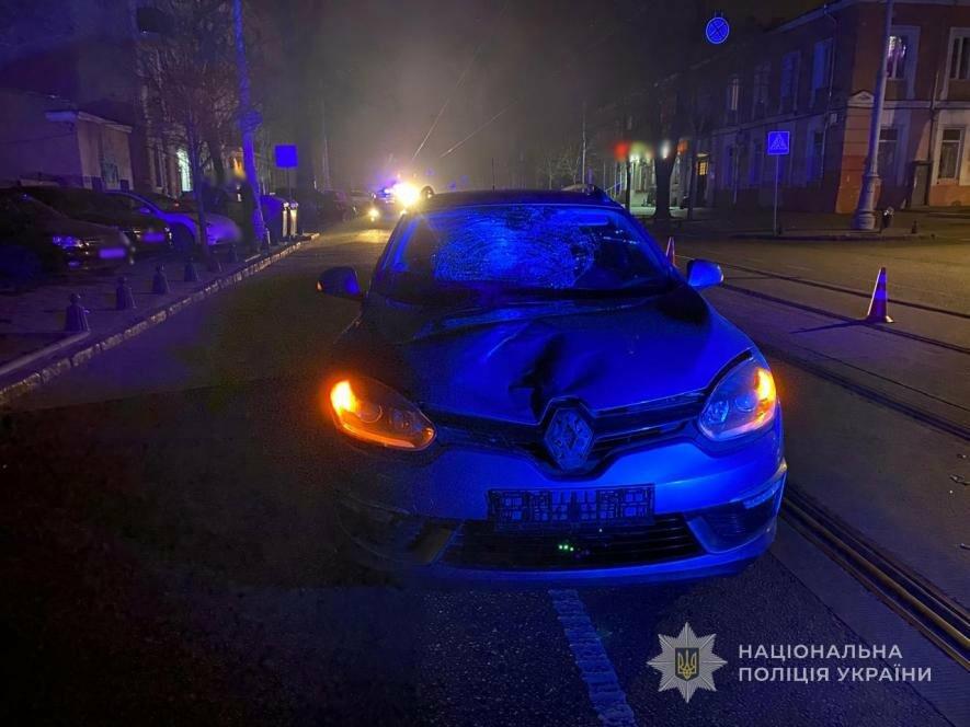 У Одесі 70-річний дідусь загинув під колесами авто — фото з місця ДТП