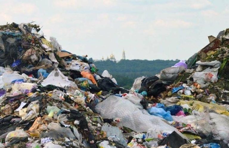 В Одещині ліквідували нелегальне сміттєзвалище — ФОТО