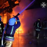 На ринку в Одеському районі ліквідували масштабну пожежу — ФОТО