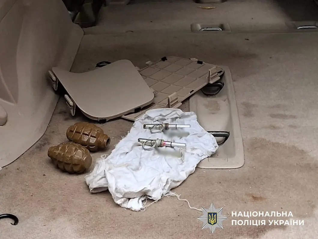 На Одещині суд узяв під варту підозрюваного, у якого в авто знайшли гранати Ф-1