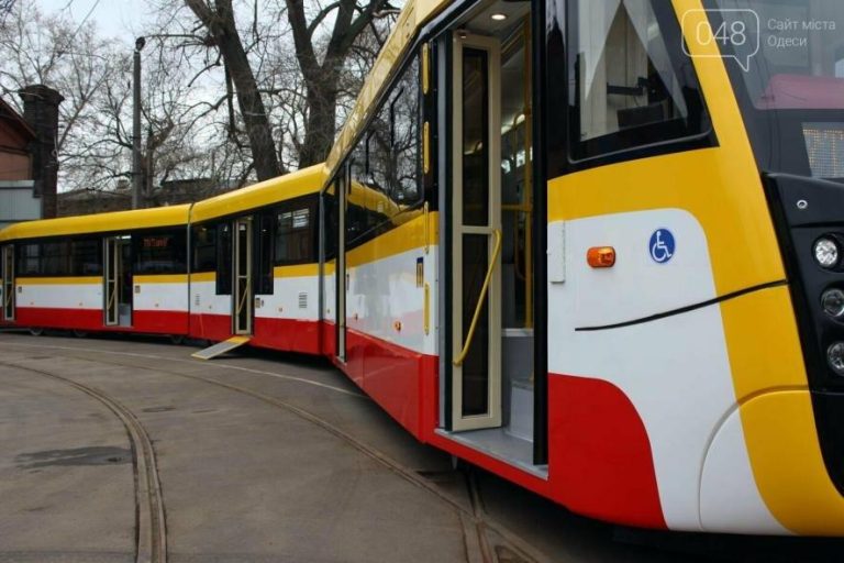 В Одесі — транспортний колапс: місто залишилося без трамваїв і тролейбусів