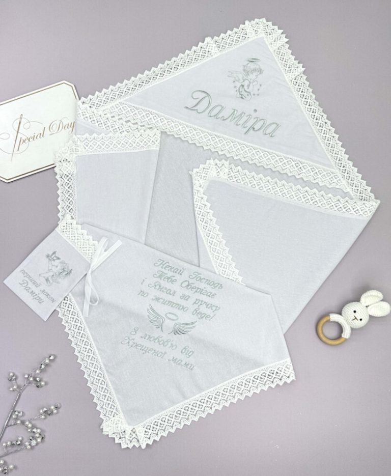 Головний атрибут таїнства хрещення: як зробити правильний вибір