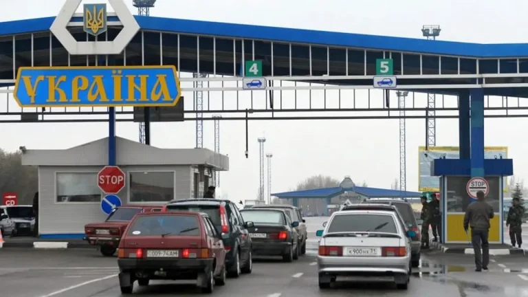 Унаслідок атаки РФ на Одещині змінилися маршрути до кордону — як дістатися до Молдови