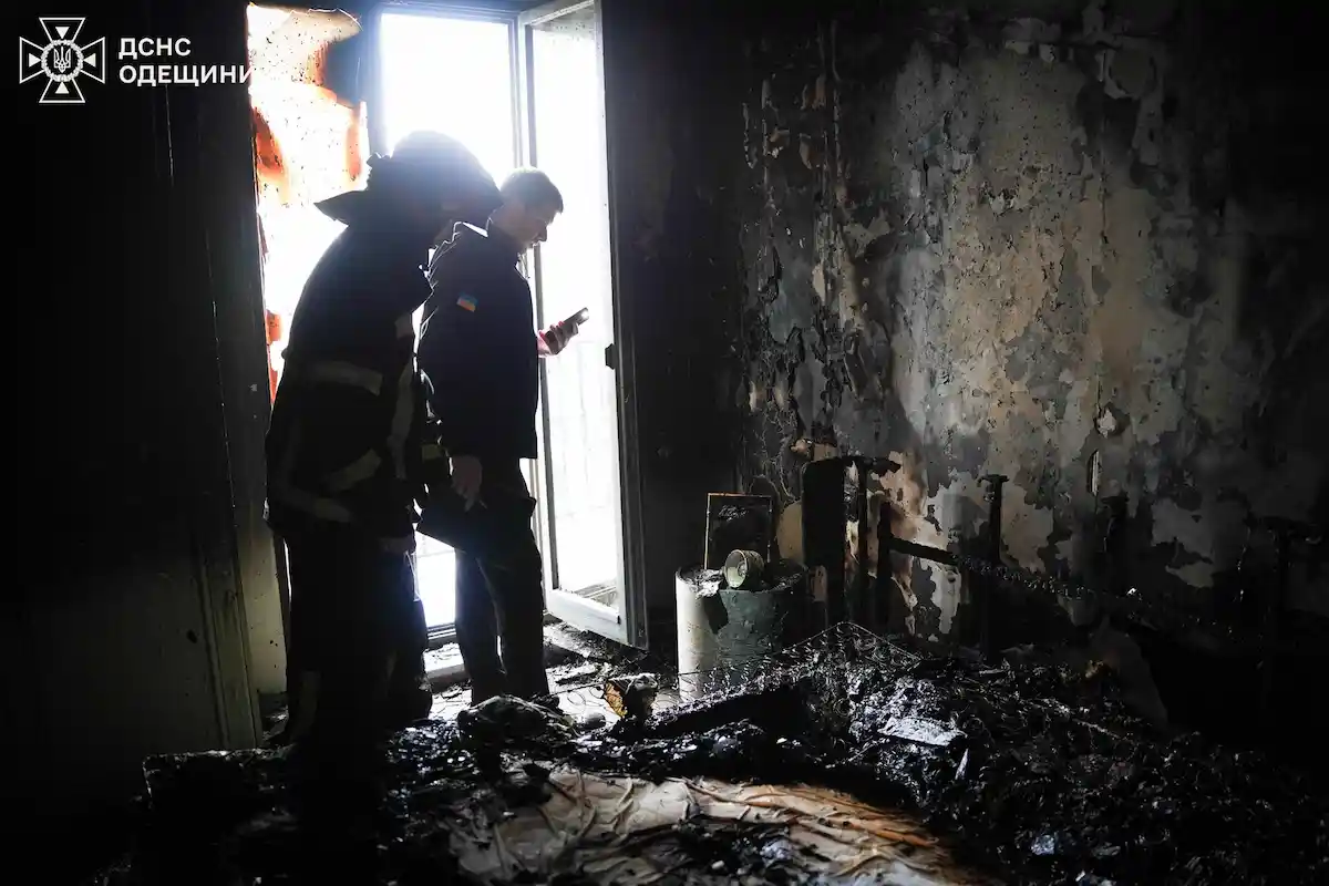 У Одесі через вибух повербанка ледь не згоріла квартира (фото)