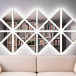 Зеркало с подсветкой в гостиную: современный акцент, визуальное расширение пространства и продуманное освещение