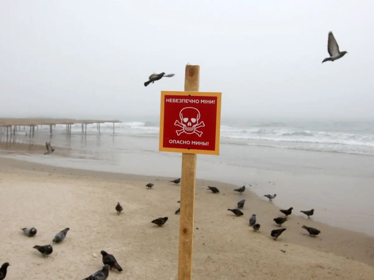 Узбережжя Одеси після буревію виявило морську міну
