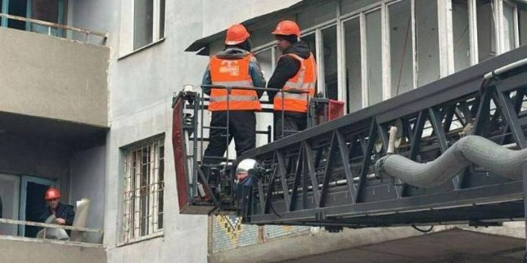 Понад 60 тисяч абонентів залишаються без електропостачання після нічної атаки на Одесу — фото наслідків