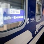 Укрзалізниця вводить додаткові вагони на маршруті Одеса—Молдова