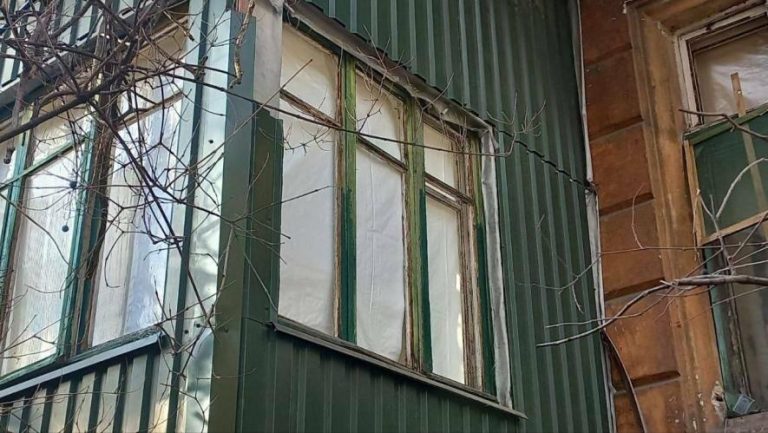 Вечірній обстріл Одеси: пошкоджені житлові будинки та дитячий садок