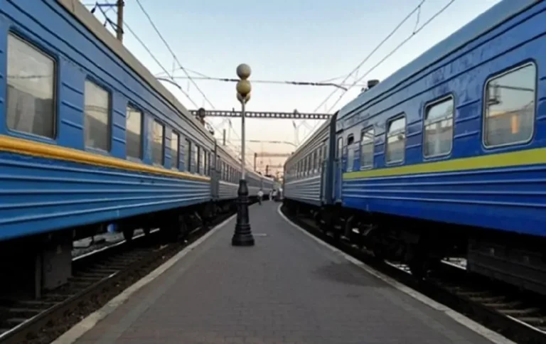 Через бойові дії поїзди до Одеси прибувають із затримкою в кілька годин — оновлений графік