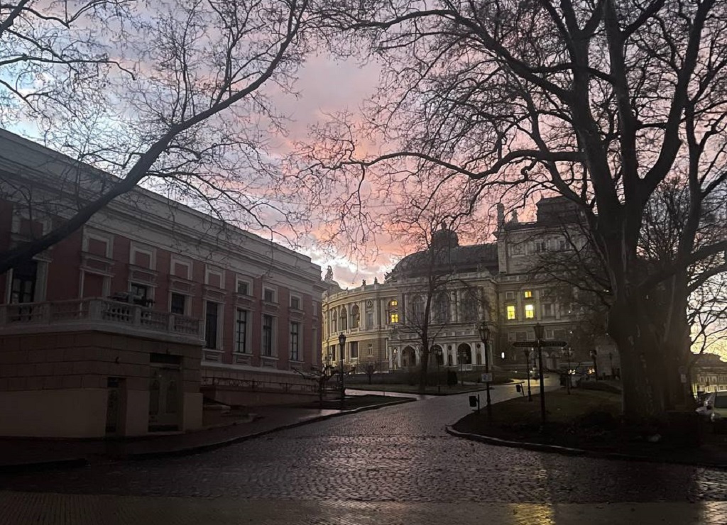 Похолодання відкладається — що принесе погода в Одесі 14 грудня