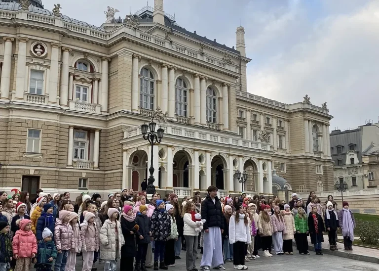 Різдвяна прем’єра: в Одесі показали кліп «Щедрик між тривогами» (відео)