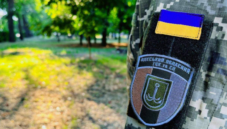 Співробітників ТЦК в Одесі підозрюють у побитті звільненого з полону військового