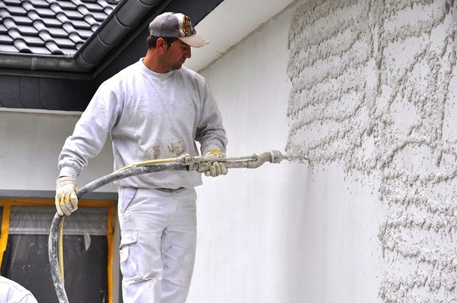 Штукатурні роботи машинним способом – швидко та вигідно