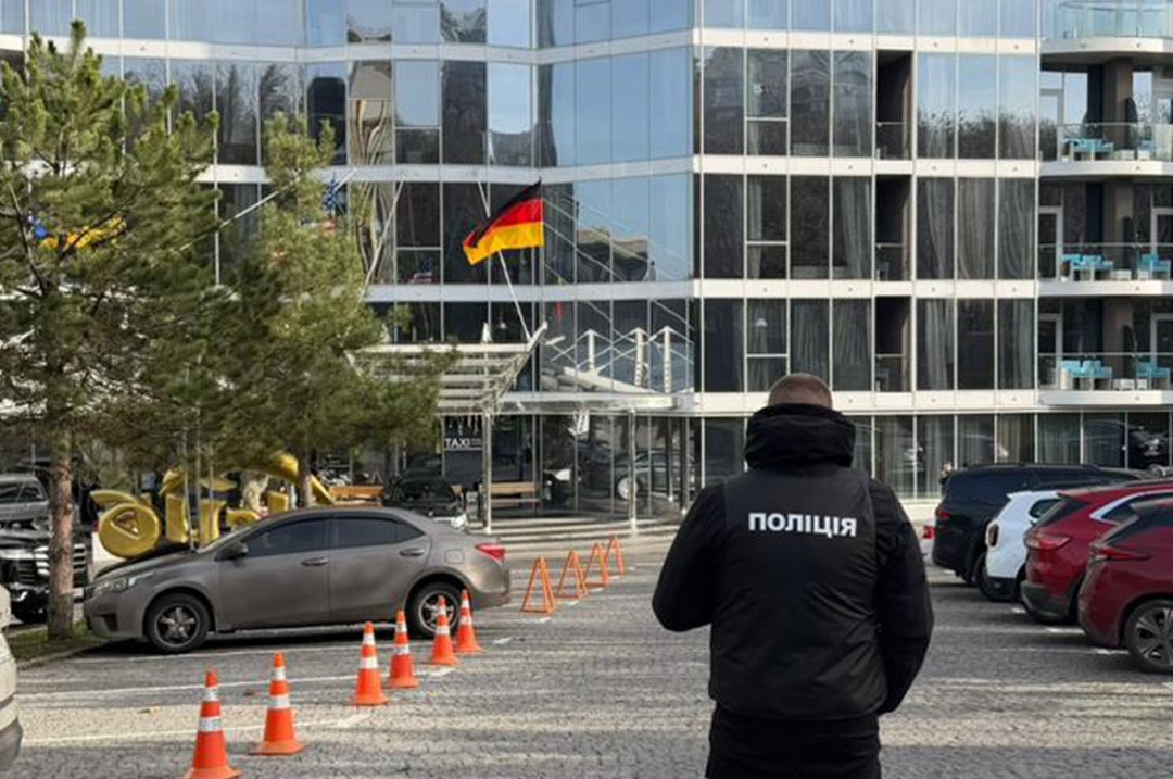 В Одесі директора товариства підозрюють у самовільній забудові прибережної земельної ділянки Чорного моря