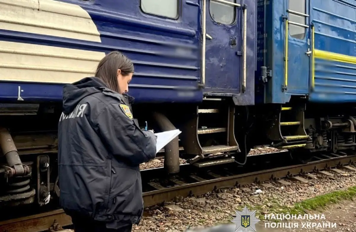У Одесі на залізничних коліях загинула пенсіонерка