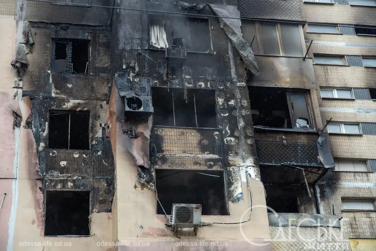 У Одесі під уламками виявили двох загиблих, число постраждалих зросло (ФОТО)