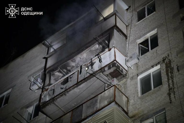 Висотка в Одесі охоплена пожежею — що відомо
