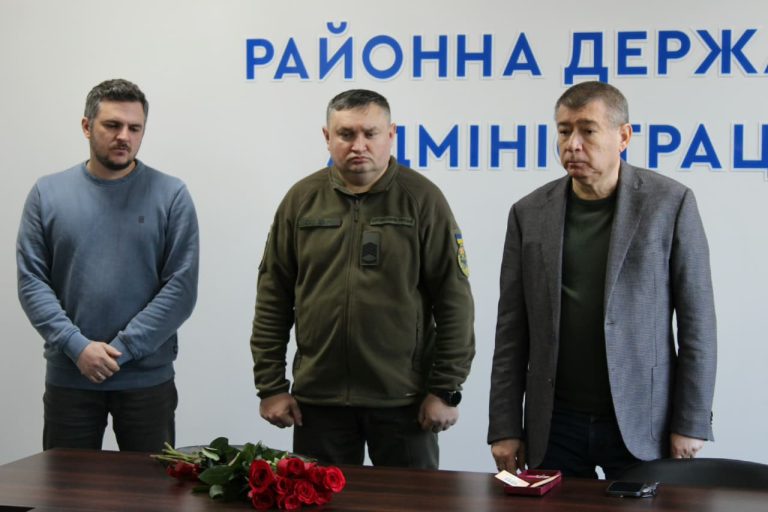 Батьки загиблого Героя з Білгород-Дністровщини отримали його посмертну нагороду