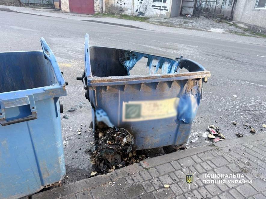 Підпал сміття в Одесі: чоловік, що знищив 10 контейнерів, отримав тривалий тюремний строк