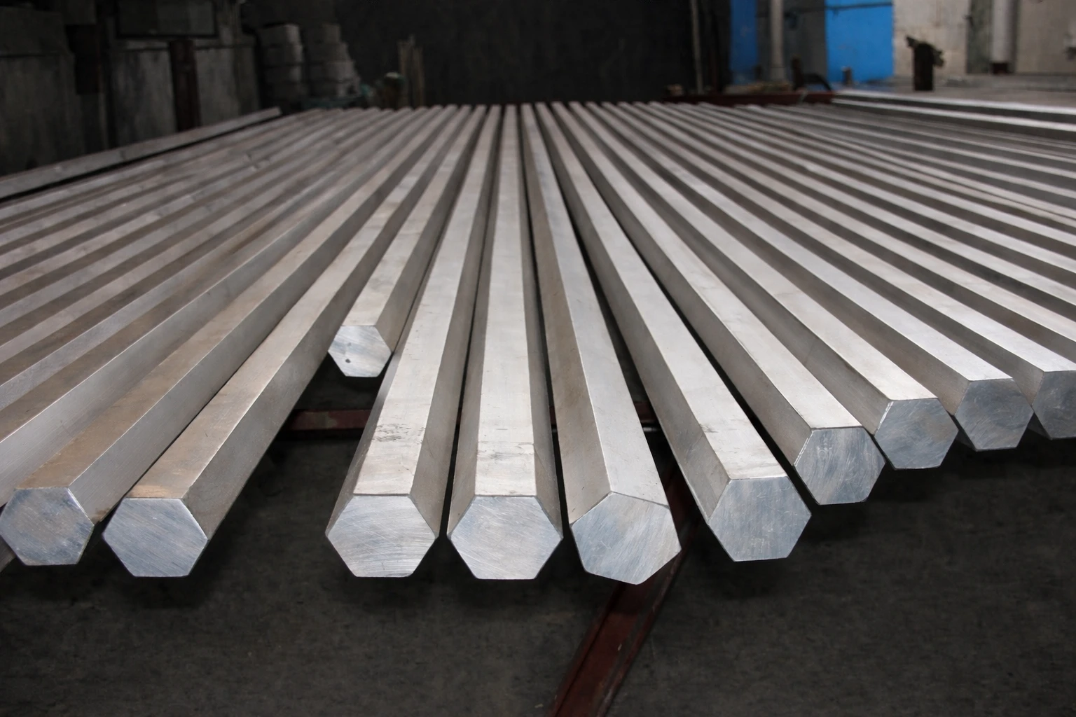 Гарячекатаний сталевий шестигранник як заготовка для ковальських і промислових штампів та матриць