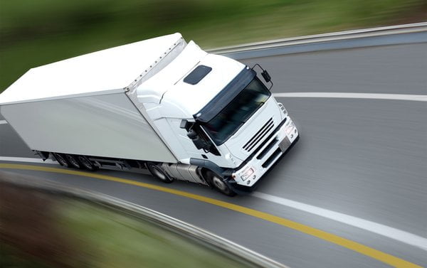 Логістика між Польщею та Україною: стратегії ефективних перевезень та вибір надійного партнера