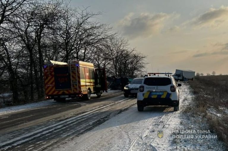 У Білгород-Дністровському районі в ДТП за участю вантажівки загинув водій легковика