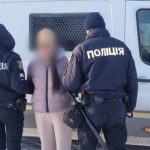 В Одесі офіцерка-психологиня за значний хабар гарантувала військовим з передової безпечне розміщення в тилу