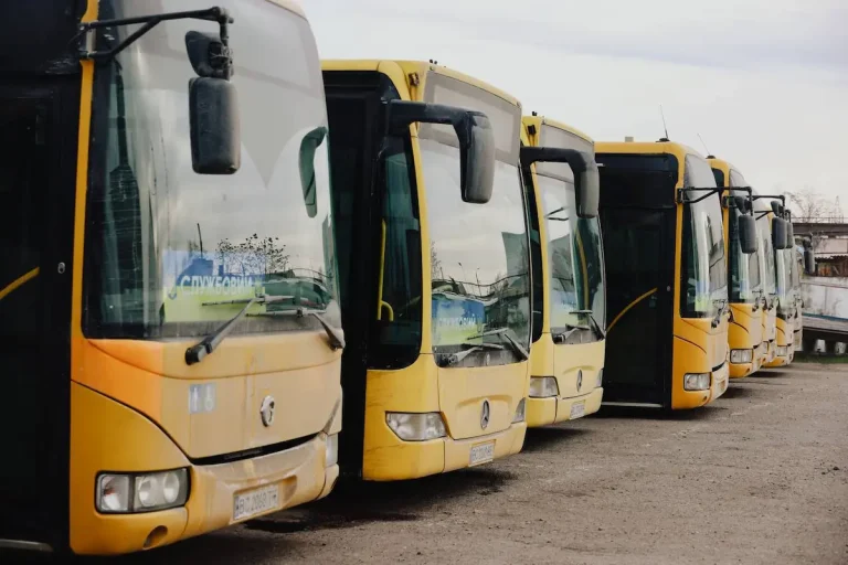 Режим руху громадського транспорту в Одесі у поминальний день: як дістатися до кладовищ