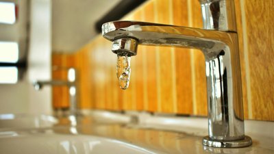 Через виконання ремонтних робіт одесити ризикують залишитися без водопостачання до кінця дня